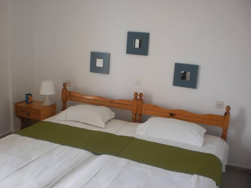Virginia'S Beachfront Apartments Kávos Habitación foto